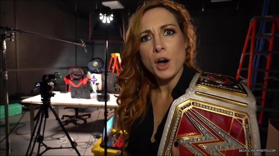 Y2Mate_is_-_BECKY_LYNCH_visits_the_NEW_UpUpDownDown_Studio21-nQJ31QXsyGs-720p-1656083018926_mp4_000042866.jpg