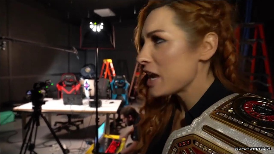 Y2Mate_is_-_BECKY_LYNCH_visits_the_NEW_UpUpDownDown_Studio21-nQJ31QXsyGs-720p-1656083018926_mp4_000044066.jpg