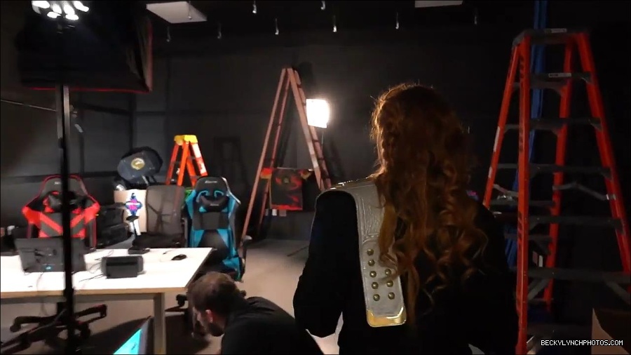 Y2Mate_is_-_BECKY_LYNCH_visits_the_NEW_UpUpDownDown_Studio21-nQJ31QXsyGs-720p-1656083018926_mp4_000047666.jpg