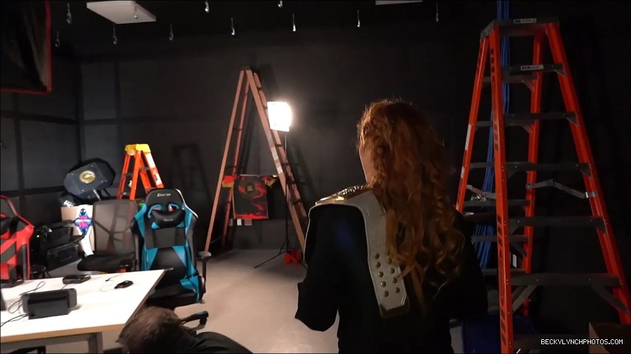 Y2Mate_is_-_BECKY_LYNCH_visits_the_NEW_UpUpDownDown_Studio21-nQJ31QXsyGs-720p-1656083018926_mp4_000048066.jpg
