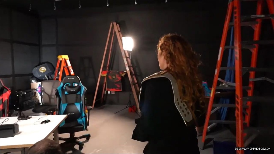 Y2Mate_is_-_BECKY_LYNCH_visits_the_NEW_UpUpDownDown_Studio21-nQJ31QXsyGs-720p-1656083018926_mp4_000048466.jpg
