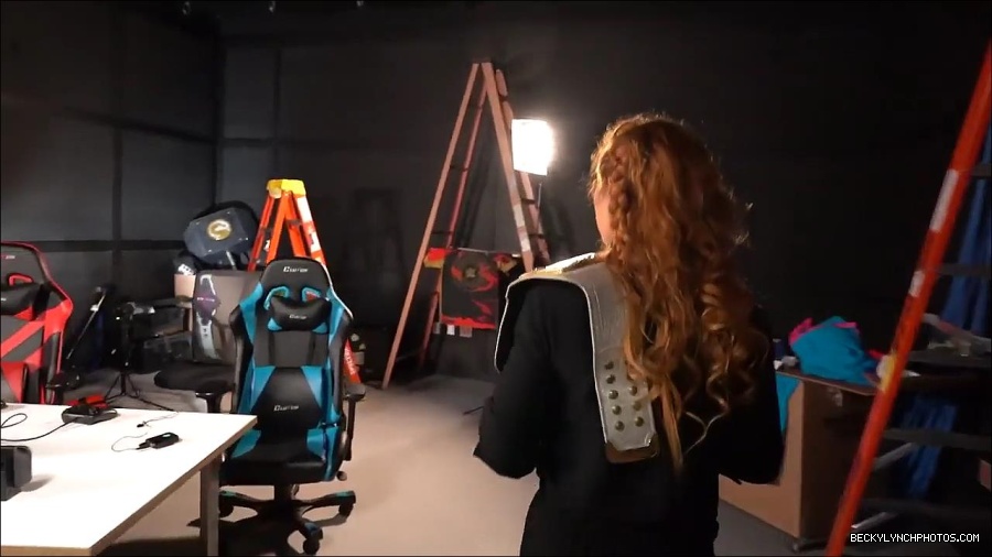 Y2Mate_is_-_BECKY_LYNCH_visits_the_NEW_UpUpDownDown_Studio21-nQJ31QXsyGs-720p-1656083018926_mp4_000048866.jpg