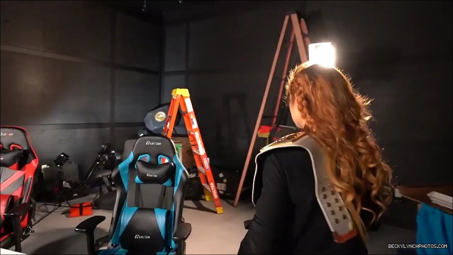 Y2Mate_is_-_BECKY_LYNCH_visits_the_NEW_UpUpDownDown_Studio21-nQJ31QXsyGs-720p-1656083018926_mp4_000050066.jpg
