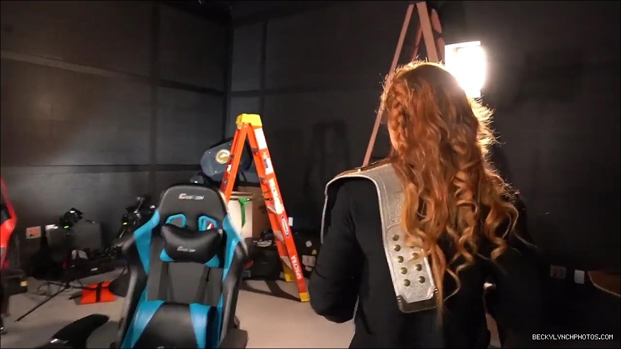 Y2Mate_is_-_BECKY_LYNCH_visits_the_NEW_UpUpDownDown_Studio21-nQJ31QXsyGs-720p-1656083018926_mp4_000050466.jpg