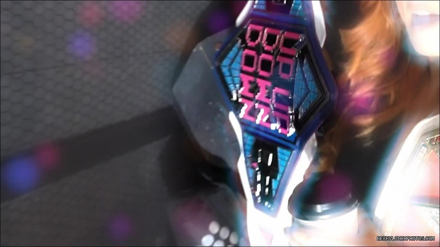 Y2Mate_is_-_BECKY_LYNCH_visits_the_NEW_UpUpDownDown_Studio21-nQJ31QXsyGs-720p-1656083018926_mp4_000060866.jpg