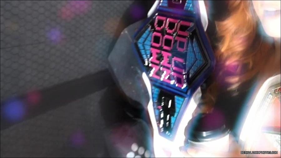 Y2Mate_is_-_BECKY_LYNCH_visits_the_NEW_UpUpDownDown_Studio21-nQJ31QXsyGs-720p-1656083018926_mp4_000061266.jpg