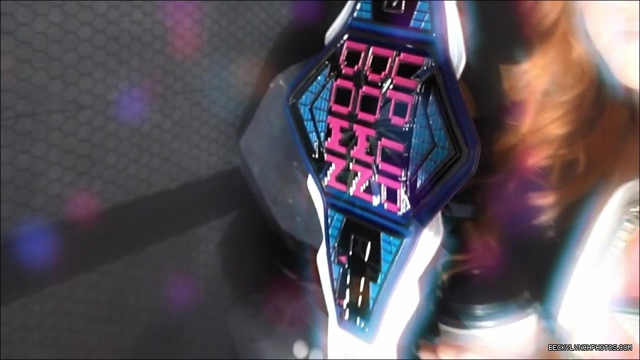 Y2Mate_is_-_BECKY_LYNCH_visits_the_NEW_UpUpDownDown_Studio21-nQJ31QXsyGs-720p-1656083018926_mp4_000062066.jpg