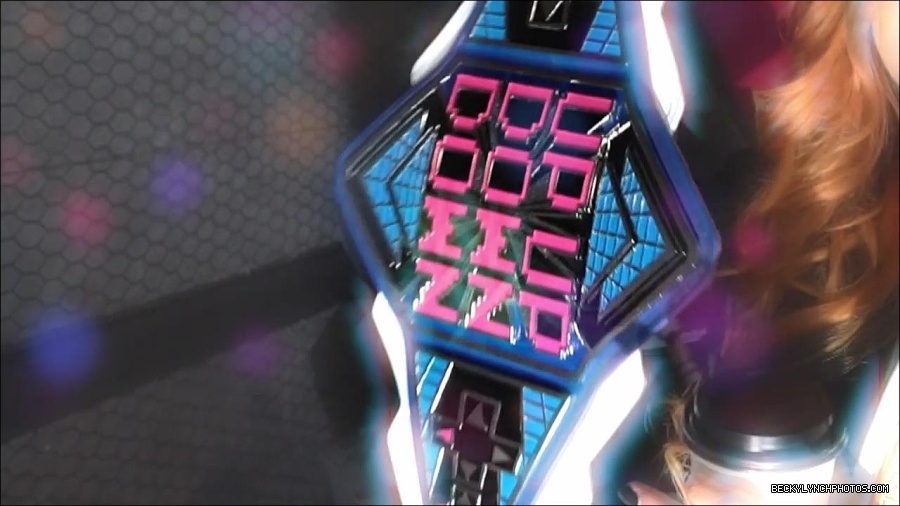 Y2Mate_is_-_BECKY_LYNCH_visits_the_NEW_UpUpDownDown_Studio21-nQJ31QXsyGs-720p-1656083018926_mp4_000064866.jpg