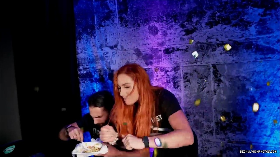 Y2Mate_is_-_SETH_ROLLINS_vs__BECKY_LYNCH_UpUpDownDown_Championship_Match-R-81kIxYkNY-720p-1656083164462_mp4_000483100.jpg