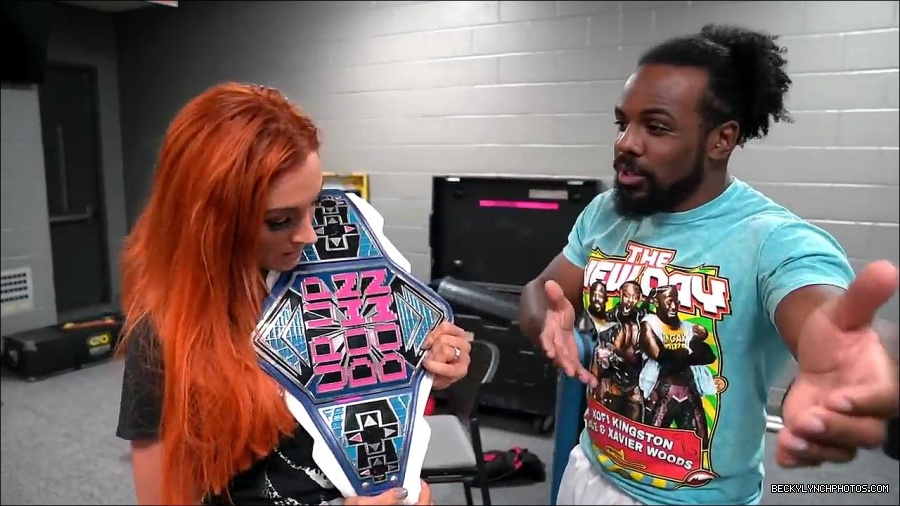 Y2Mate_is_-_SETH_ROLLINS_vs__BECKY_LYNCH_UpUpDownDown_Championship_Match-R-81kIxYkNY-720p-1656083164462_mp4_000585500.jpg