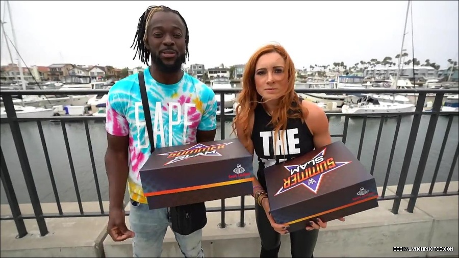 Y2Mate_is_-_Becky_Lynch_and_Kofi_Kingston_s_CUSTOM_CONVERSE_KICKS_at_Comic-Con_201921_I_Just_Love_Kicks__31-DzCWzxnMtU0-720p-1656083286802_mp4_000049600.jpg