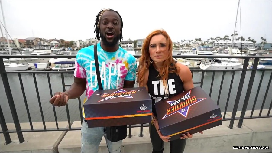 Y2Mate_is_-_Becky_Lynch_and_Kofi_Kingston_s_CUSTOM_CONVERSE_KICKS_at_Comic-Con_201921_I_Just_Love_Kicks__31-DzCWzxnMtU0-720p-1656083286802_mp4_000050000.jpg