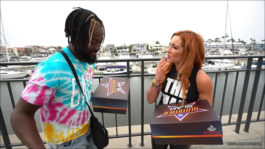 Y2Mate_is_-_Becky_Lynch_and_Kofi_Kingston_s_CUSTOM_CONVERSE_KICKS_at_Comic-Con_201921_I_Just_Love_Kicks__31-DzCWzxnMtU0-720p-1656083286802_mp4_000070000.jpg