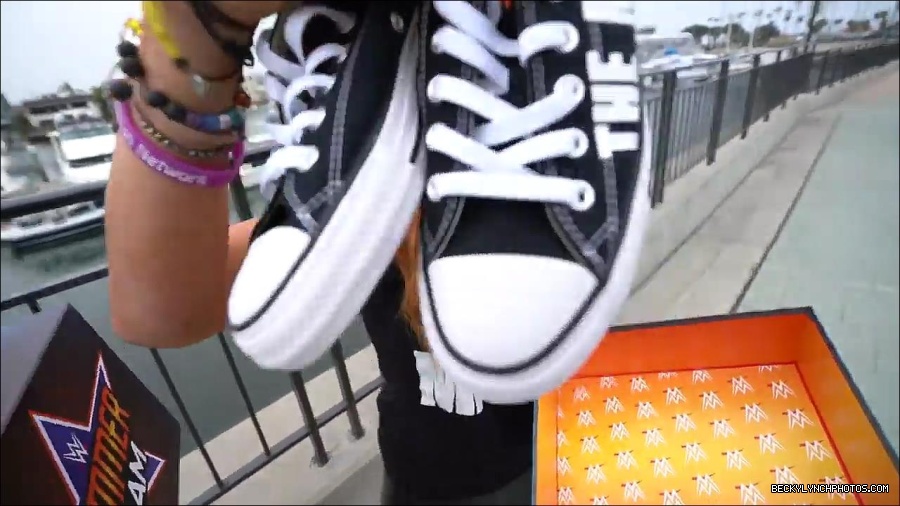 Y2Mate_is_-_Becky_Lynch_and_Kofi_Kingston_s_CUSTOM_CONVERSE_KICKS_at_Comic-Con_201921_I_Just_Love_Kicks__31-DzCWzxnMtU0-720p-1656083286802_mp4_000102800.jpg