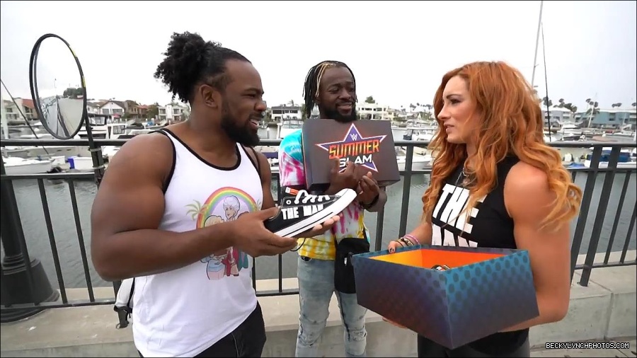 Y2Mate_is_-_Becky_Lynch_and_Kofi_Kingston_s_CUSTOM_CONVERSE_KICKS_at_Comic-Con_201921_I_Just_Love_Kicks__31-DzCWzxnMtU0-720p-1656083286802_mp4_000132400.jpg