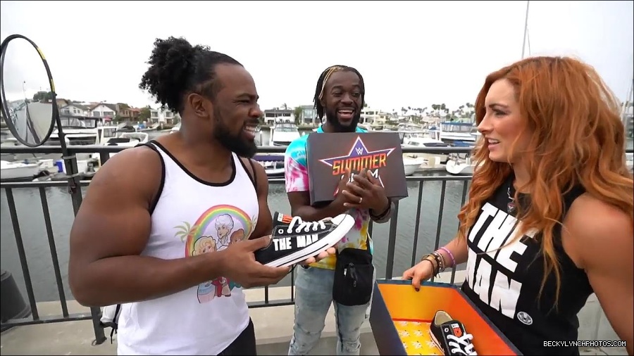 Y2Mate_is_-_Becky_Lynch_and_Kofi_Kingston_s_CUSTOM_CONVERSE_KICKS_at_Comic-Con_201921_I_Just_Love_Kicks__31-DzCWzxnMtU0-720p-1656083286802_mp4_000133200.jpg