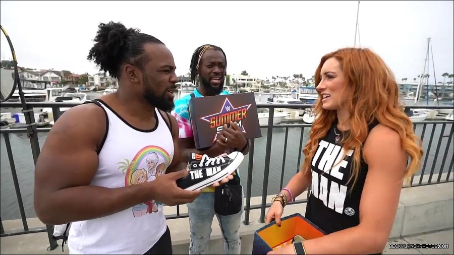 Y2Mate_is_-_Becky_Lynch_and_Kofi_Kingston_s_CUSTOM_CONVERSE_KICKS_at_Comic-Con_201921_I_Just_Love_Kicks__31-DzCWzxnMtU0-720p-1656083286802_mp4_000134000.jpg