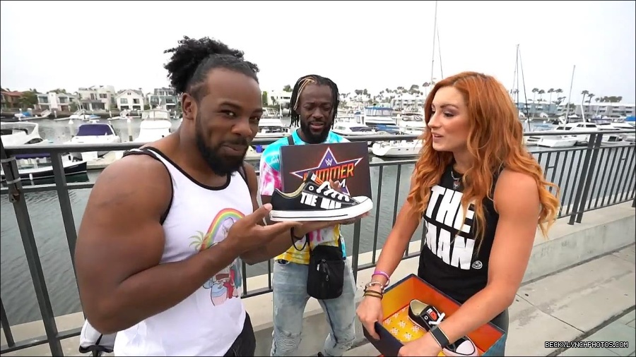 Y2Mate_is_-_Becky_Lynch_and_Kofi_Kingston_s_CUSTOM_CONVERSE_KICKS_at_Comic-Con_201921_I_Just_Love_Kicks__31-DzCWzxnMtU0-720p-1656083286802_mp4_000139600.jpg