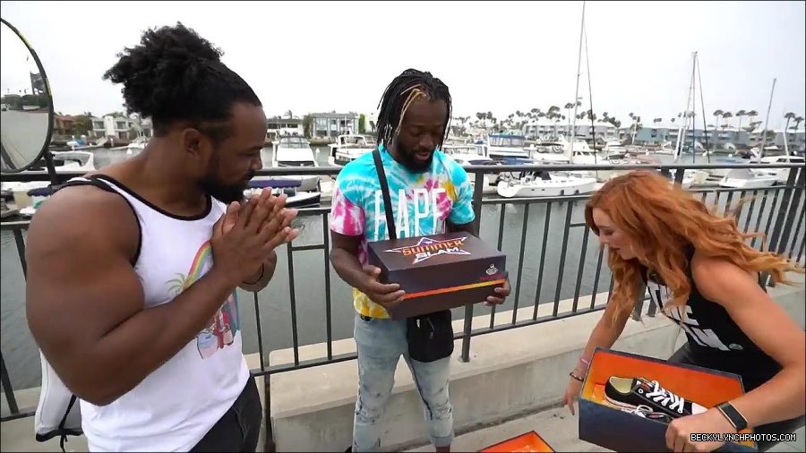 Y2Mate_is_-_Becky_Lynch_and_Kofi_Kingston_s_CUSTOM_CONVERSE_KICKS_at_Comic-Con_201921_I_Just_Love_Kicks__31-DzCWzxnMtU0-720p-1656083286802_mp4_000144800.jpg