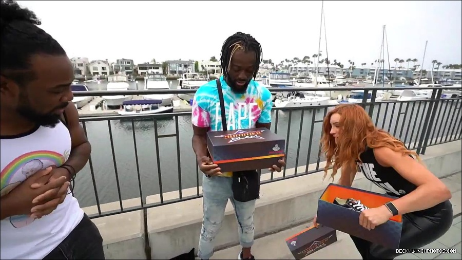 Y2Mate_is_-_Becky_Lynch_and_Kofi_Kingston_s_CUSTOM_CONVERSE_KICKS_at_Comic-Con_201921_I_Just_Love_Kicks__31-DzCWzxnMtU0-720p-1656083286802_mp4_000145600.jpg