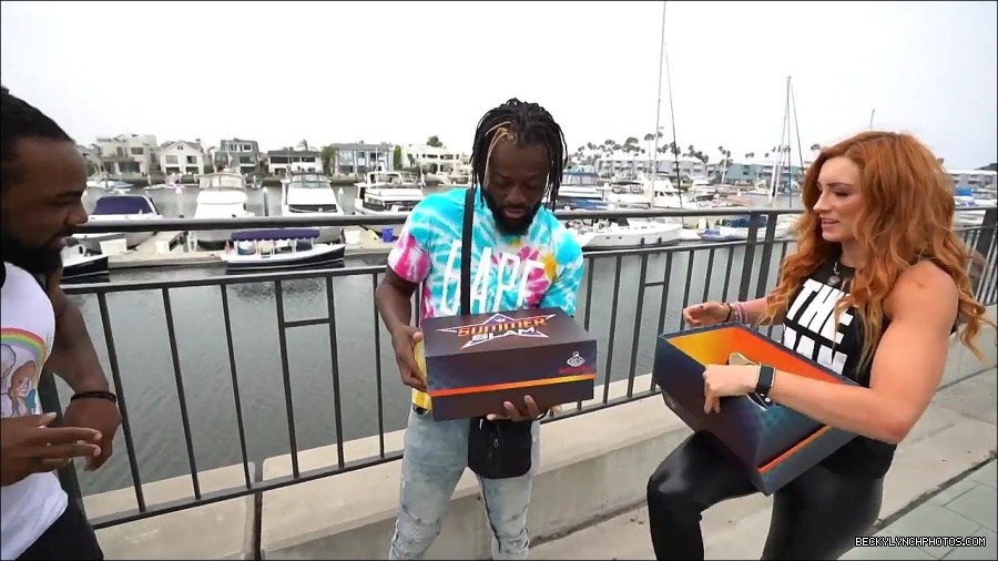 Y2Mate_is_-_Becky_Lynch_and_Kofi_Kingston_s_CUSTOM_CONVERSE_KICKS_at_Comic-Con_201921_I_Just_Love_Kicks__31-DzCWzxnMtU0-720p-1656083286802_mp4_000146800.jpg