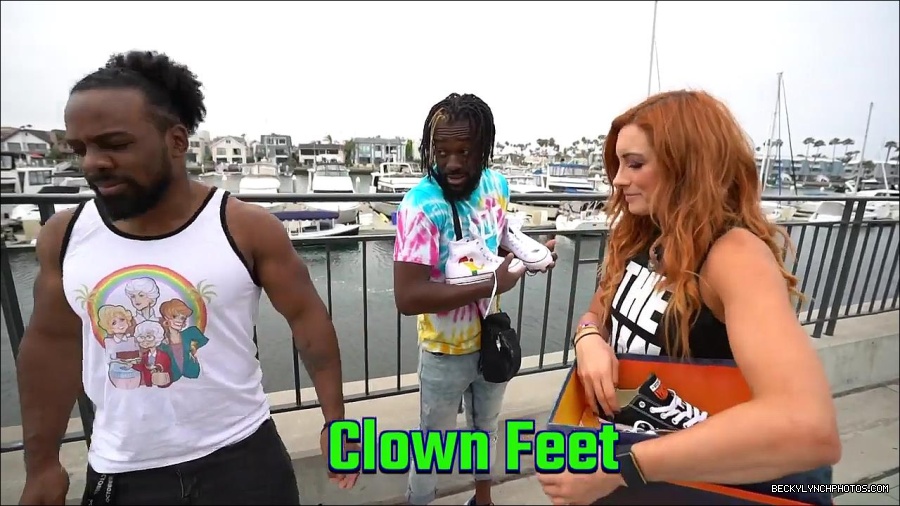 Y2Mate_is_-_Becky_Lynch_and_Kofi_Kingston_s_CUSTOM_CONVERSE_KICKS_at_Comic-Con_201921_I_Just_Love_Kicks__31-DzCWzxnMtU0-720p-1656083286802_mp4_000219966.jpg