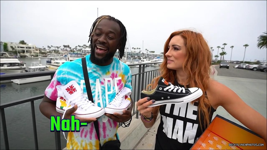Y2Mate_is_-_Becky_Lynch_and_Kofi_Kingston_s_CUSTOM_CONVERSE_KICKS_at_Comic-Con_201921_I_Just_Love_Kicks__31-DzCWzxnMtU0-720p-1656083286802_mp4_000227166.jpg