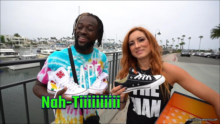 Y2Mate_is_-_Becky_Lynch_and_Kofi_Kingston_s_CUSTOM_CONVERSE_KICKS_at_Comic-Con_201921_I_Just_Love_Kicks__31-DzCWzxnMtU0-720p-1656083286802_mp4_000228366.jpg