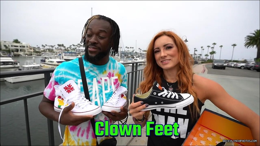 Y2Mate_is_-_Becky_Lynch_and_Kofi_Kingston_s_CUSTOM_CONVERSE_KICKS_at_Comic-Con_201921_I_Just_Love_Kicks__31-DzCWzxnMtU0-720p-1656083286802_mp4_000229966.jpg