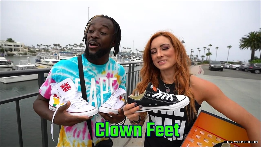 Y2Mate_is_-_Becky_Lynch_and_Kofi_Kingston_s_CUSTOM_CONVERSE_KICKS_at_Comic-Con_201921_I_Just_Love_Kicks__31-DzCWzxnMtU0-720p-1656083286802_mp4_000230766.jpg
