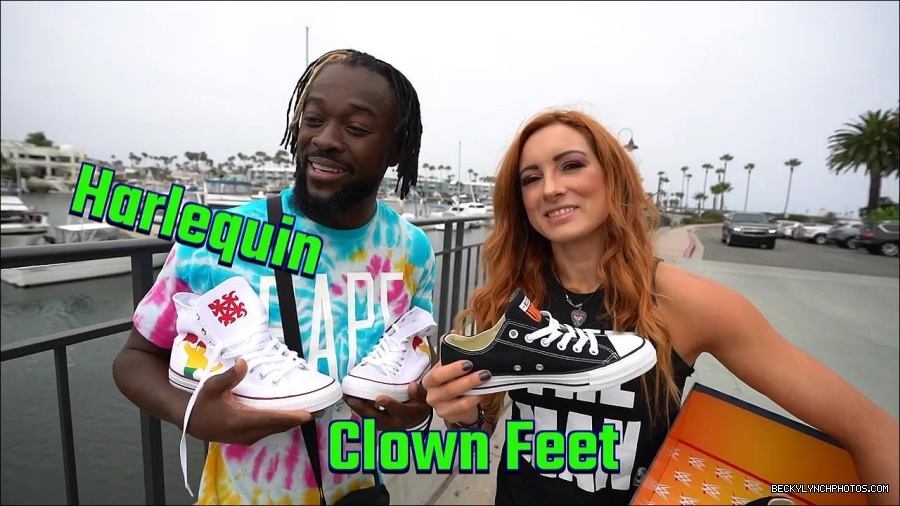 Y2Mate_is_-_Becky_Lynch_and_Kofi_Kingston_s_CUSTOM_CONVERSE_KICKS_at_Comic-Con_201921_I_Just_Love_Kicks__31-DzCWzxnMtU0-720p-1656083286802_mp4_000231166.jpg
