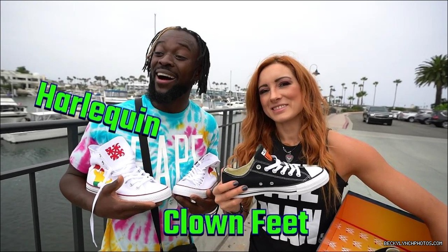Y2Mate_is_-_Becky_Lynch_and_Kofi_Kingston_s_CUSTOM_CONVERSE_KICKS_at_Comic-Con_201921_I_Just_Love_Kicks__31-DzCWzxnMtU0-720p-1656083286802_mp4_000231566.jpg