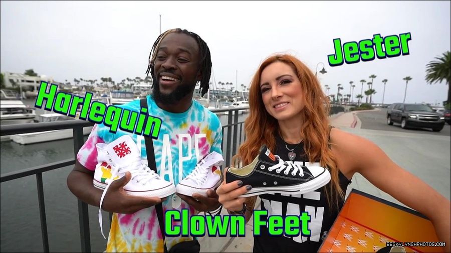 Y2Mate_is_-_Becky_Lynch_and_Kofi_Kingston_s_CUSTOM_CONVERSE_KICKS_at_Comic-Con_201921_I_Just_Love_Kicks__31-DzCWzxnMtU0-720p-1656083286802_mp4_000233166.jpg