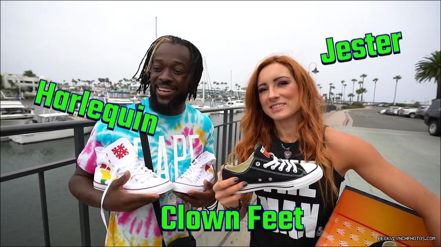 Y2Mate_is_-_Becky_Lynch_and_Kofi_Kingston_s_CUSTOM_CONVERSE_KICKS_at_Comic-Con_201921_I_Just_Love_Kicks__31-DzCWzxnMtU0-720p-1656083286802_mp4_000234766.jpg
