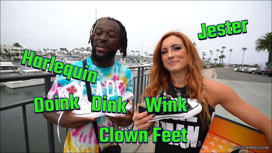 Y2Mate_is_-_Becky_Lynch_and_Kofi_Kingston_s_CUSTOM_CONVERSE_KICKS_at_Comic-Con_201921_I_Just_Love_Kicks__31-DzCWzxnMtU0-720p-1656083286802_mp4_000236766.jpg