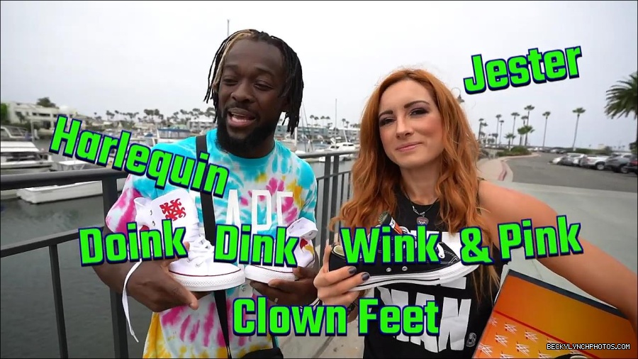 Y2Mate_is_-_Becky_Lynch_and_Kofi_Kingston_s_CUSTOM_CONVERSE_KICKS_at_Comic-Con_201921_I_Just_Love_Kicks__31-DzCWzxnMtU0-720p-1656083286802_mp4_000237566.jpg
