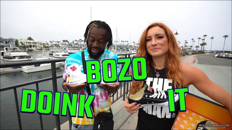 Y2Mate_is_-_Becky_Lynch_and_Kofi_Kingston_s_CUSTOM_CONVERSE_KICKS_at_Comic-Con_201921_I_Just_Love_Kicks__31-DzCWzxnMtU0-720p-1656083286802_mp4_000249566.jpg