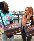 Y2Mate_is_-_Becky_Lynch_and_Kofi_Kingston_s_CUSTOM_CONVERSE_KICKS_at_Comic-Con_201921_I_Just_Love_Kicks__31-DzCWzxnMtU0-720p-1656083286802_mp4_000060400.jpg