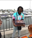 Y2Mate_is_-_Becky_Lynch_and_Kofi_Kingston_s_CUSTOM_CONVERSE_KICKS_at_Comic-Con_201921_I_Just_Love_Kicks__31-DzCWzxnMtU0-720p-1656083286802_mp4_000145200.jpg