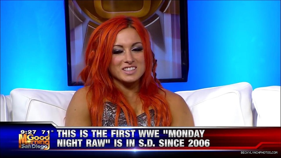 Y2Mate_is_-_WWE_s_Charlotte_and_Becky_Lynch_say_Good_Morning_San_Diego-uhjeOCZYeDs-720p-1656083333155_mp4_000121354.jpg