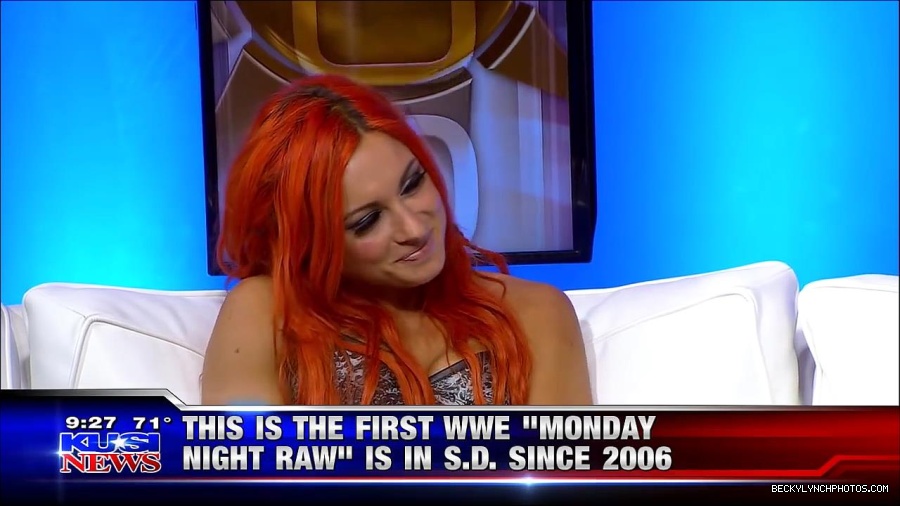 Y2Mate_is_-_WWE_s_Charlotte_and_Becky_Lynch_say_Good_Morning_San_Diego-uhjeOCZYeDs-720p-1656083333155_mp4_000122555.jpg