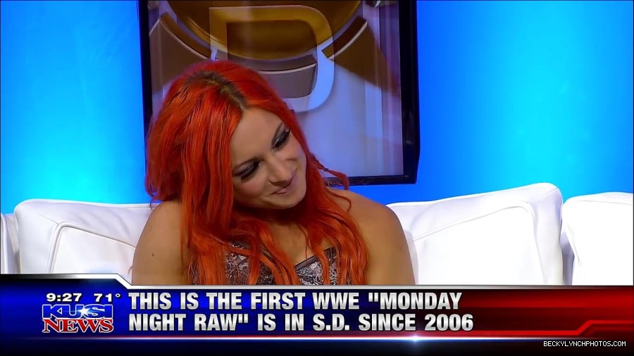 Y2Mate_is_-_WWE_s_Charlotte_and_Becky_Lynch_say_Good_Morning_San_Diego-uhjeOCZYeDs-720p-1656083333155_mp4_000123356.jpg