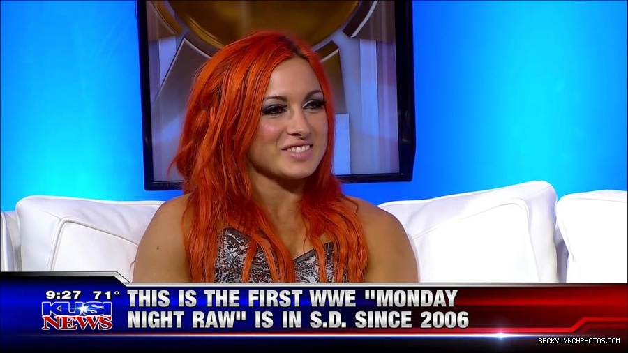 Y2Mate_is_-_WWE_s_Charlotte_and_Becky_Lynch_say_Good_Morning_San_Diego-uhjeOCZYeDs-720p-1656083333155_mp4_000124958.jpg