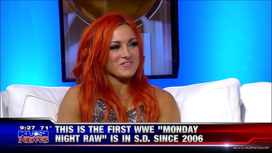 Y2Mate_is_-_WWE_s_Charlotte_and_Becky_Lynch_say_Good_Morning_San_Diego-uhjeOCZYeDs-720p-1656083333155_mp4_000125358.jpg