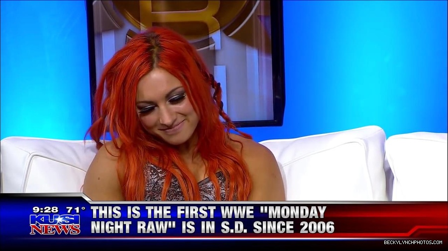 Y2Mate_is_-_WWE_s_Charlotte_and_Becky_Lynch_say_Good_Morning_San_Diego-uhjeOCZYeDs-720p-1656083333155_mp4_000129362.jpg