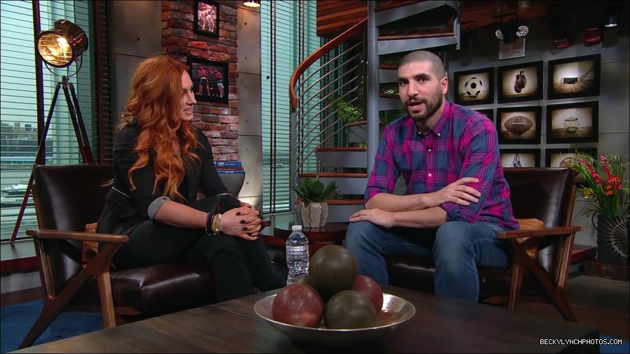 Y2Mate_is_-_Becky_Lynch_puts_Ronda_Rousey_on_blast2C_talks_WrestleMania_35_main_event_and_more__WWE_on_ESPN-6Fz-mM2uvwg-720p-1656084280034_mp4_002011444.jpg