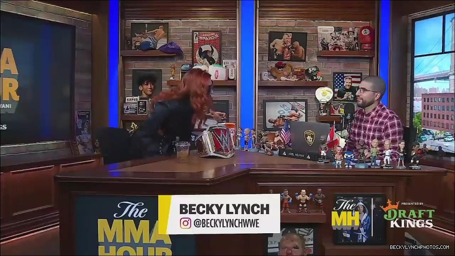 Y2Mate_is_-_Becky_Lynch_Talks_Charlotte_Flair_Feud_27I27m_So_in_Her_Head__-_The_MMA_Hour-4BJNnwyhid4-720p-1656194904909_mp4_000016049.jpg