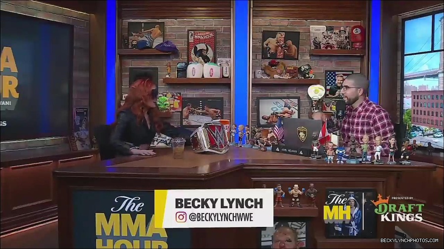 Y2Mate_is_-_Becky_Lynch_Talks_Charlotte_Flair_Feud_27I27m_So_in_Her_Head__-_The_MMA_Hour-4BJNnwyhid4-720p-1656194904909_mp4_000017250.jpg