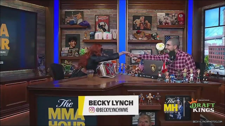 Y2Mate_is_-_Becky_Lynch_Talks_Charlotte_Flair_Feud_27I27m_So_in_Her_Head__-_The_MMA_Hour-4BJNnwyhid4-720p-1656194904909_mp4_000018451.jpg