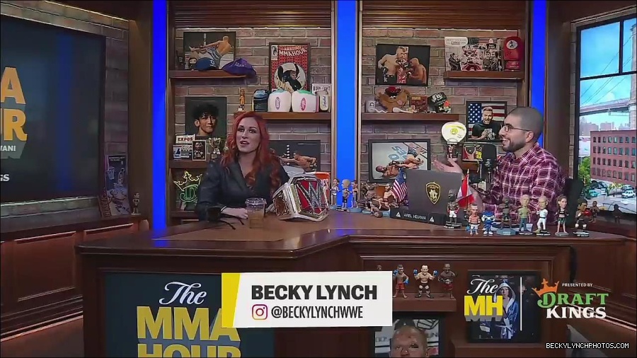 Y2Mate_is_-_Becky_Lynch_Talks_Charlotte_Flair_Feud_27I27m_So_in_Her_Head__-_The_MMA_Hour-4BJNnwyhid4-720p-1656194904909_mp4_000034868.jpg